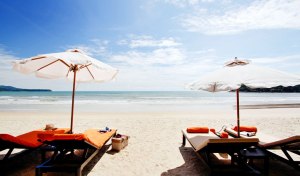 The-beach-at-the-Pavilions-Phuket